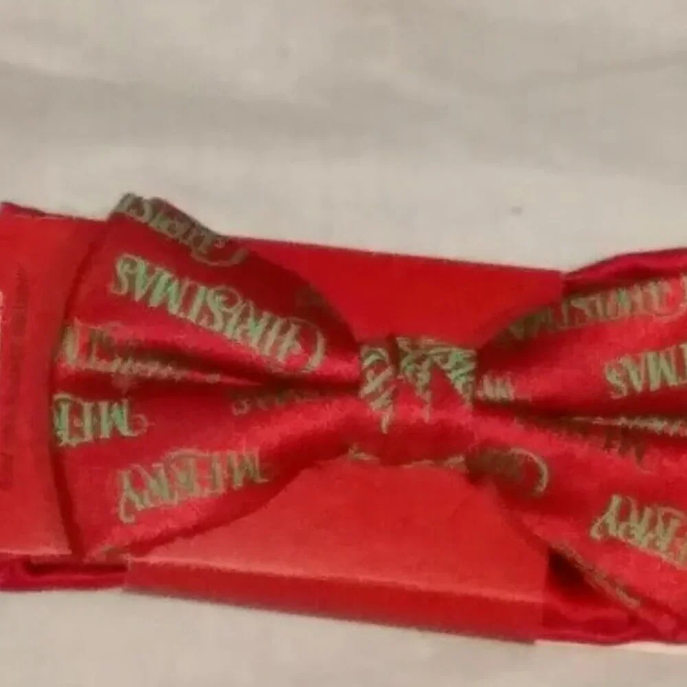 Merry Christmas bow tie & red pocket square set Holiday Traditions